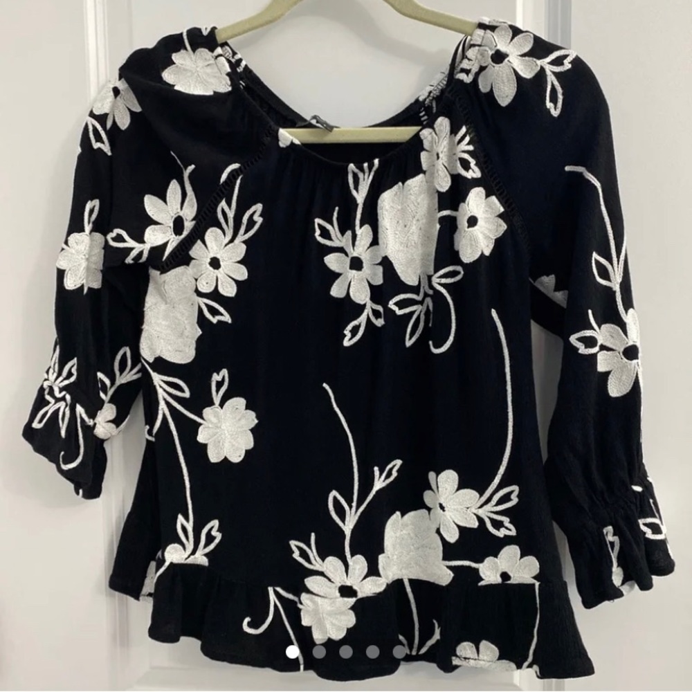 INC International Concepts Black & White Floral Embroidered Blouse Size S Womens